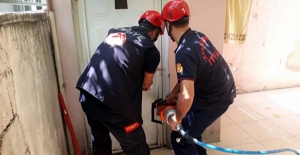 İtfaiye ekiplerinden çocuk kurtarma operasyonu